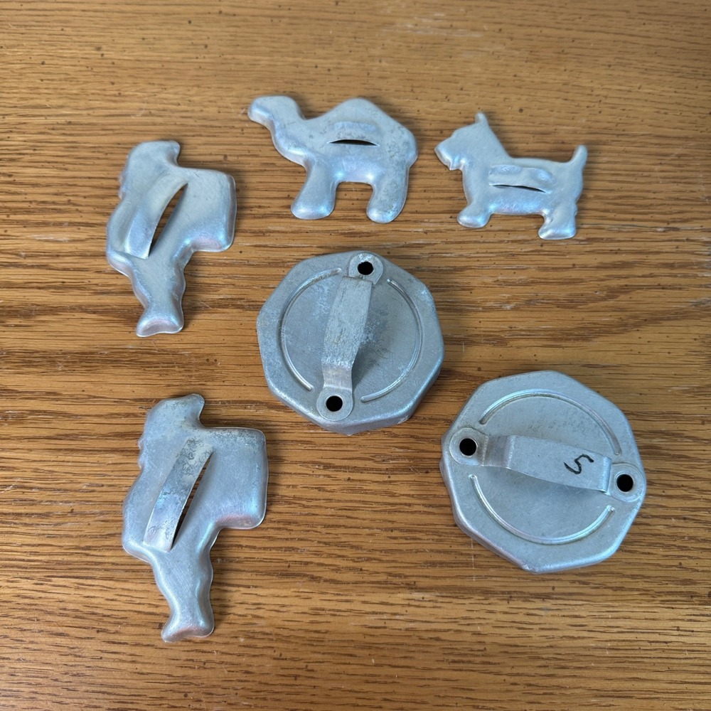 Vintage‎ Aluminum Cookie Biscuit Cutters Camel Scottie Dog Santa Octagon Metal